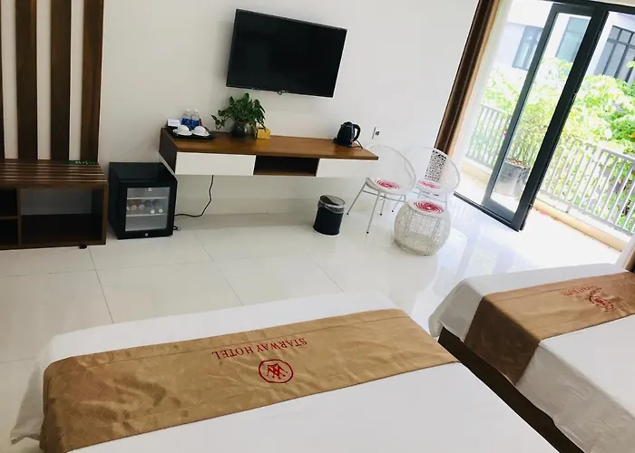 Khách sạn Starway - *