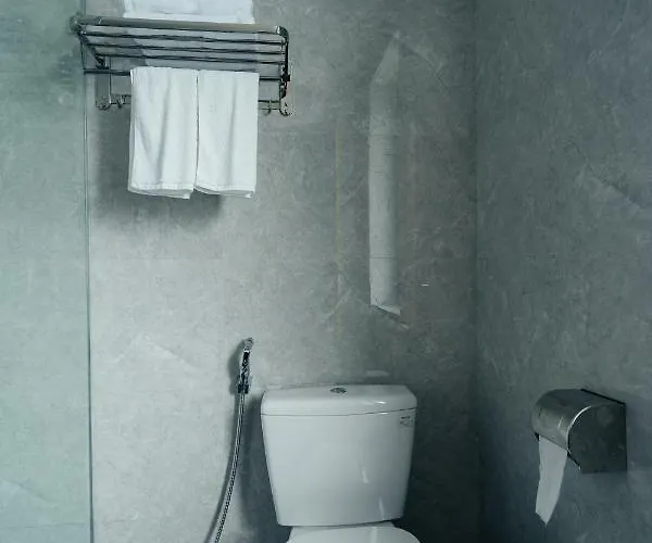 Khách sạn Starway - *