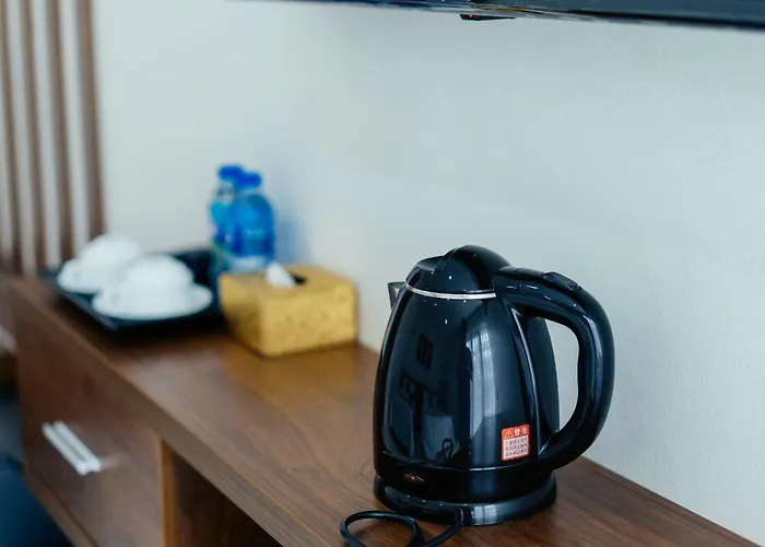 Khách sạn Starway - *