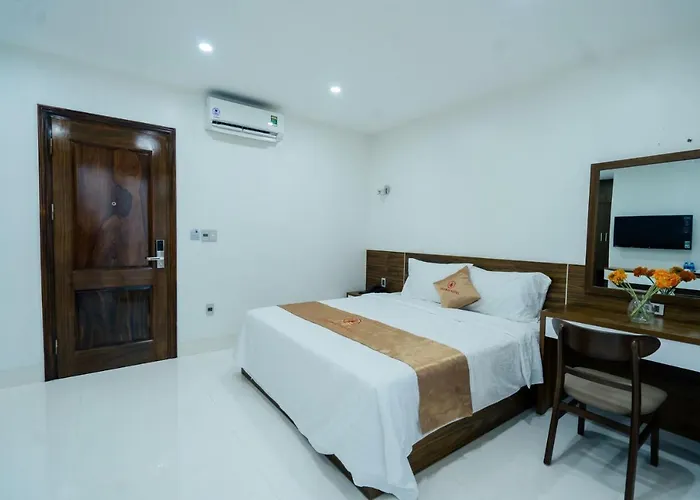 Khách sạn Starway - *